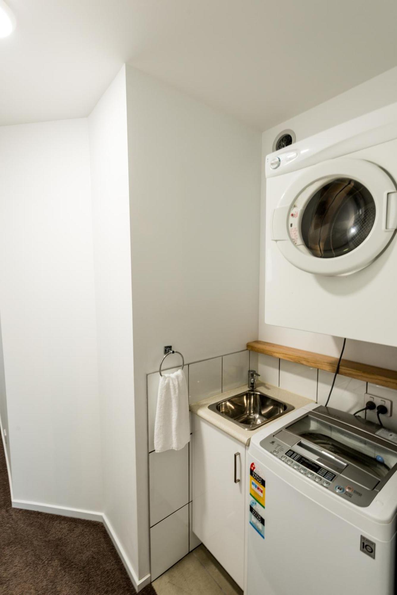 Ulverstone River Edge Holidayapartments Rum bild