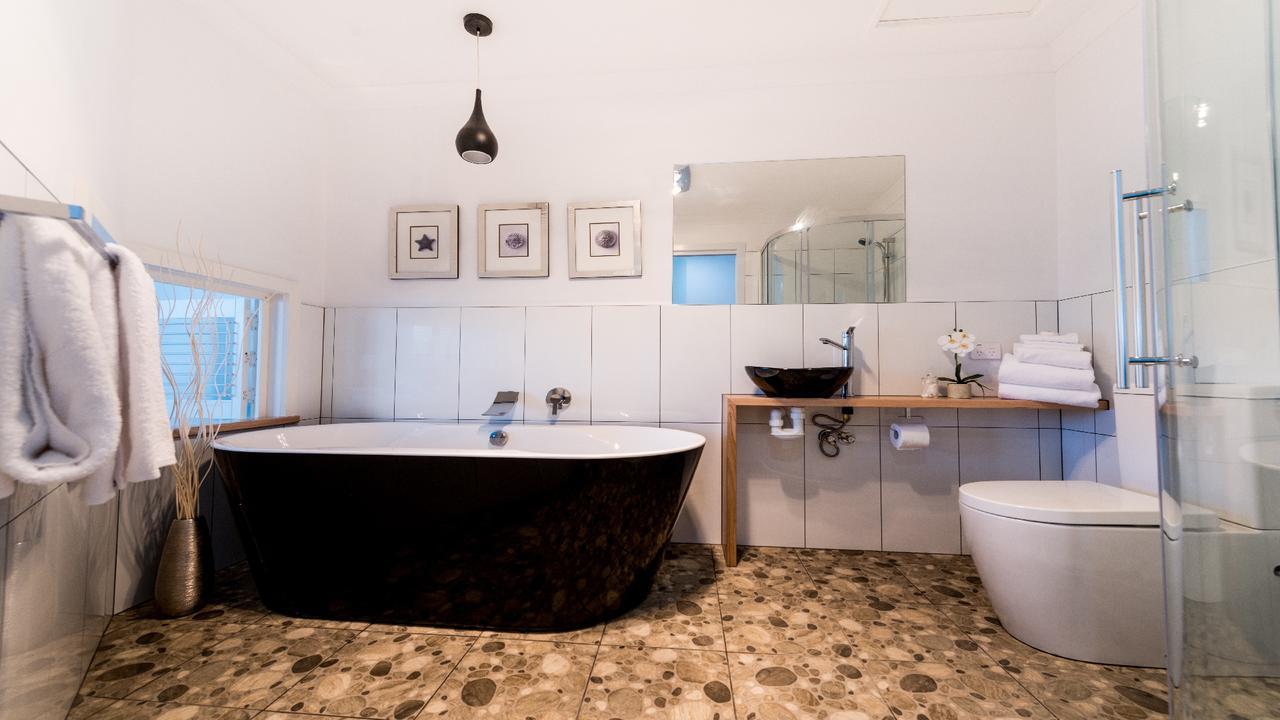 Ulverstone River Edge Holidayapartments Exteriör bild