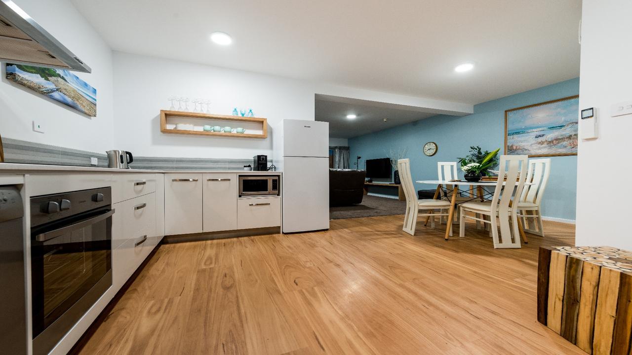 Ulverstone River Edge Holidayapartments Exteriör bild